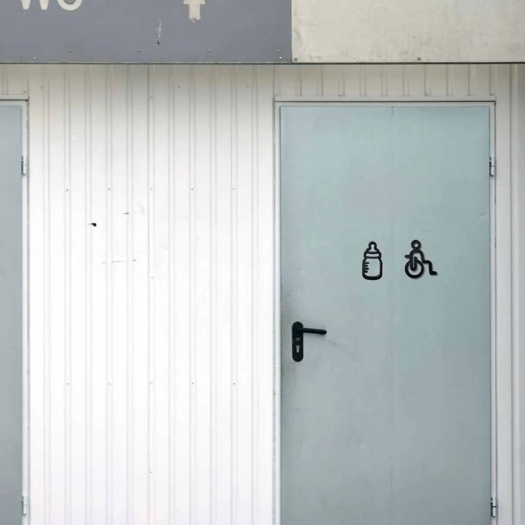 Puinen lastenhoitohuone-opaste | Tuttipullo