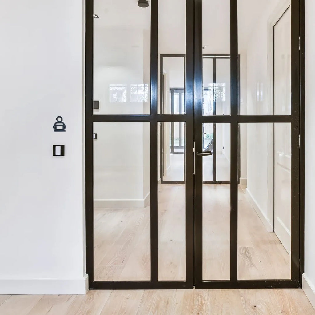 Puinen työhuone-opaste